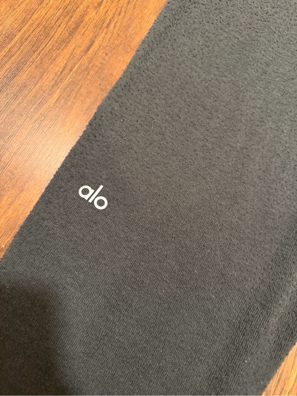 ALO Yoga women  Black Jogger Sweatpants with Back Pockets - Picture 2 of 6